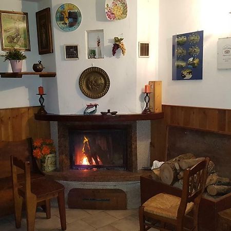 Agriturismo Volpe Golosa モルベーニョ エクステリア 写真